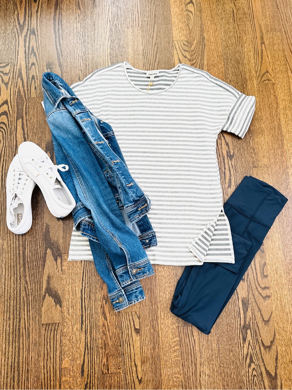 Casual Striped Short-Sleeve Tunic - Gray/White